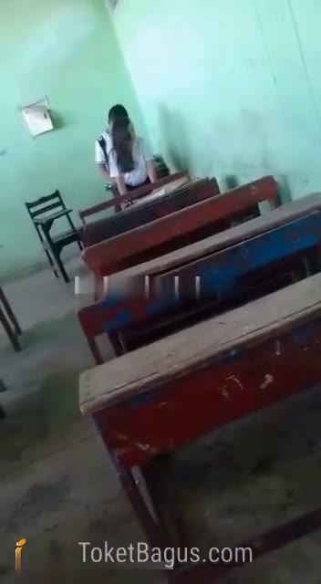 00:46 110 Viral pelajar smp ngentot dikelas ditonton teman temannya 065h0lf15nh0